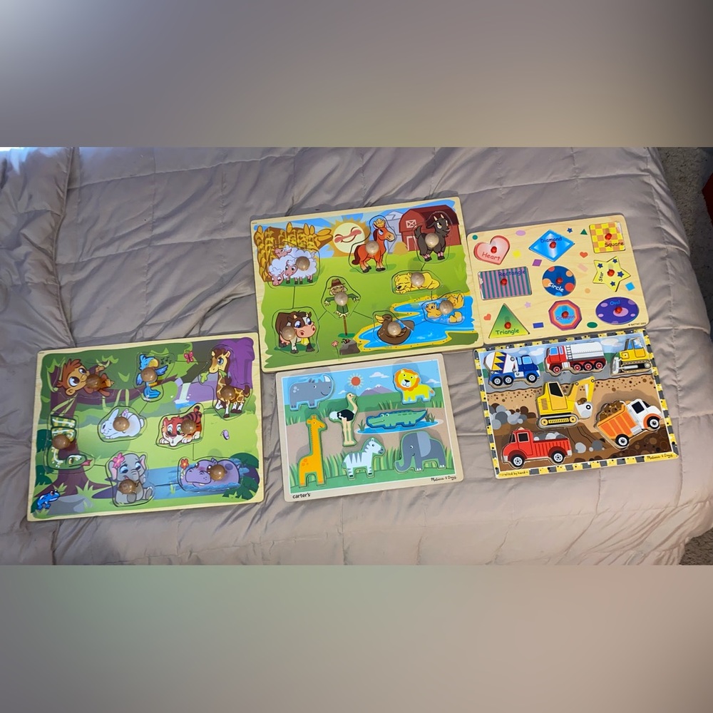 Five Gently Used Children’s Wooden Puzzles🦖
